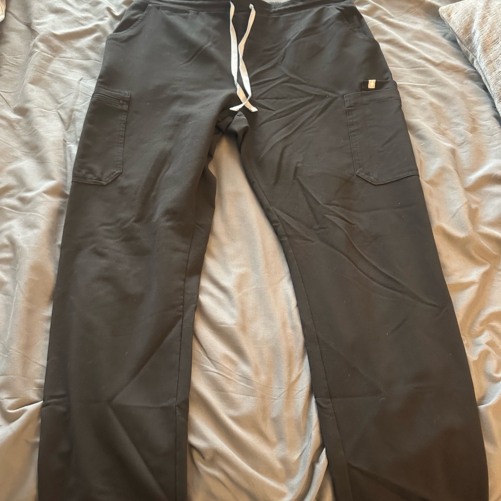 Figs Black Yola- Skinny Scrub Pants